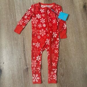 Posh Peanut Zima snowflake pajamas NEW 6-9 months